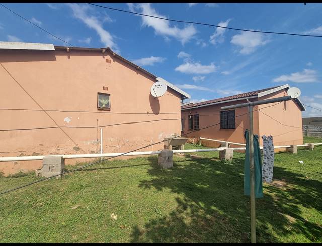 7 BEDROOM HOUSE FOR SALE IN NGWELEZANA